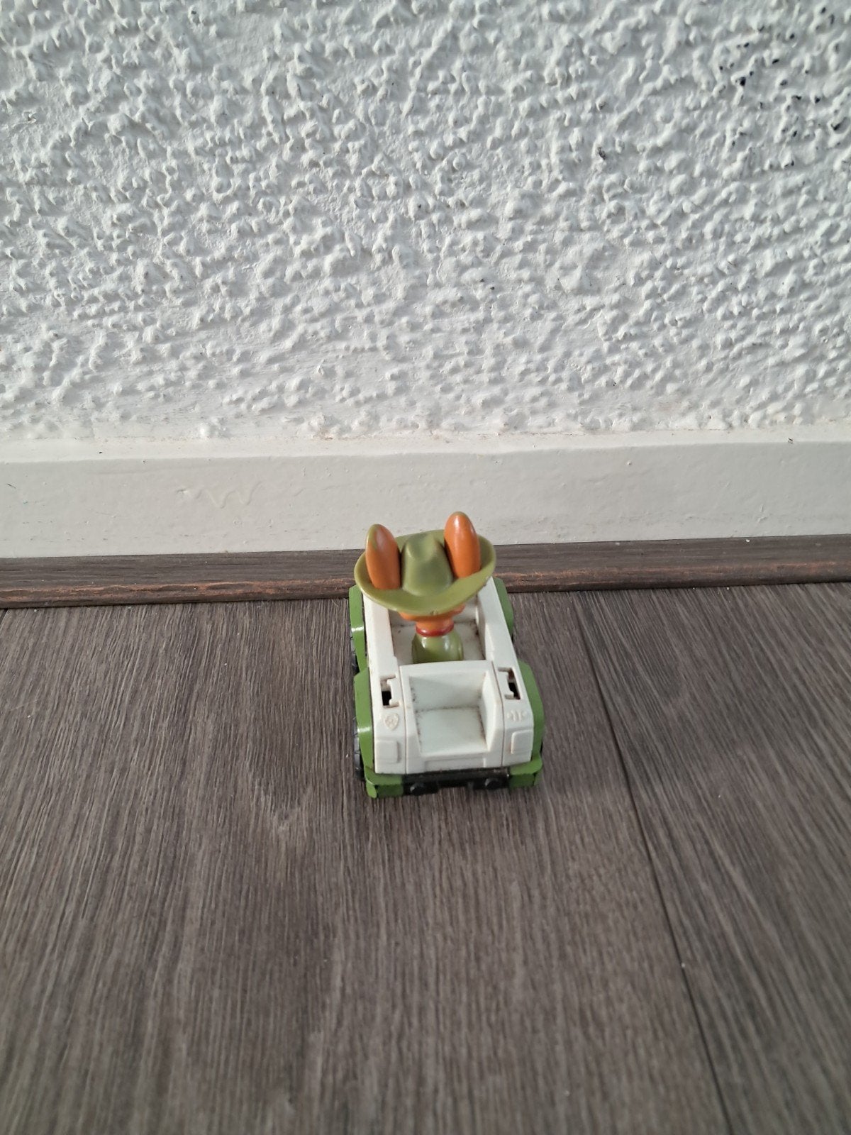 Kinder Surprise auto met figuur, Ophalen of Verzenden, Gebruikt