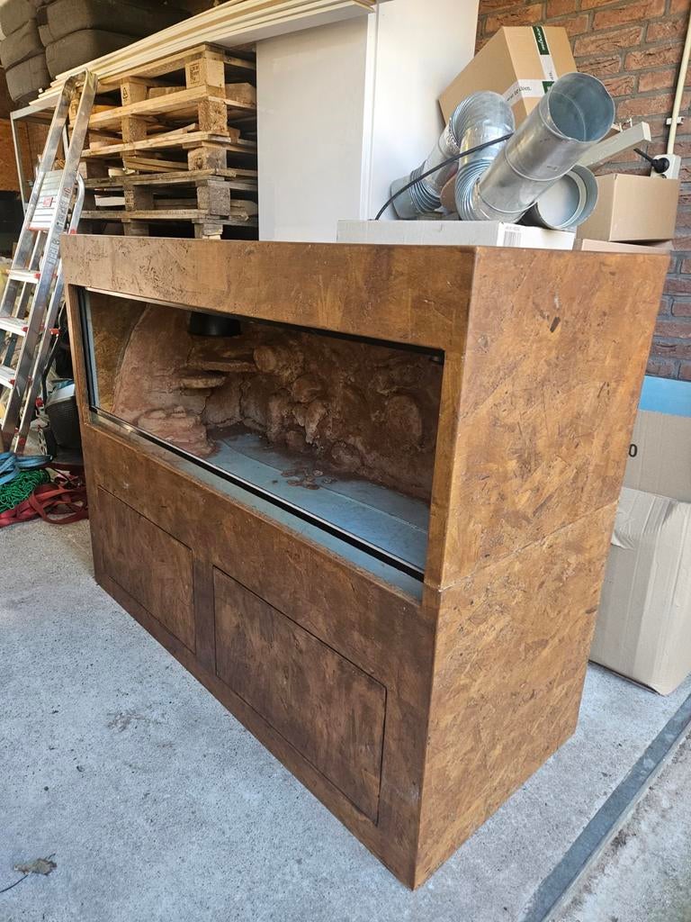 Terrarium 120x50x50  op ijzeren frame met ombouw + opberg, Dieren en Toebehoren, Ophalen, Zo goed als nieuw, Terrarium of Paludarium