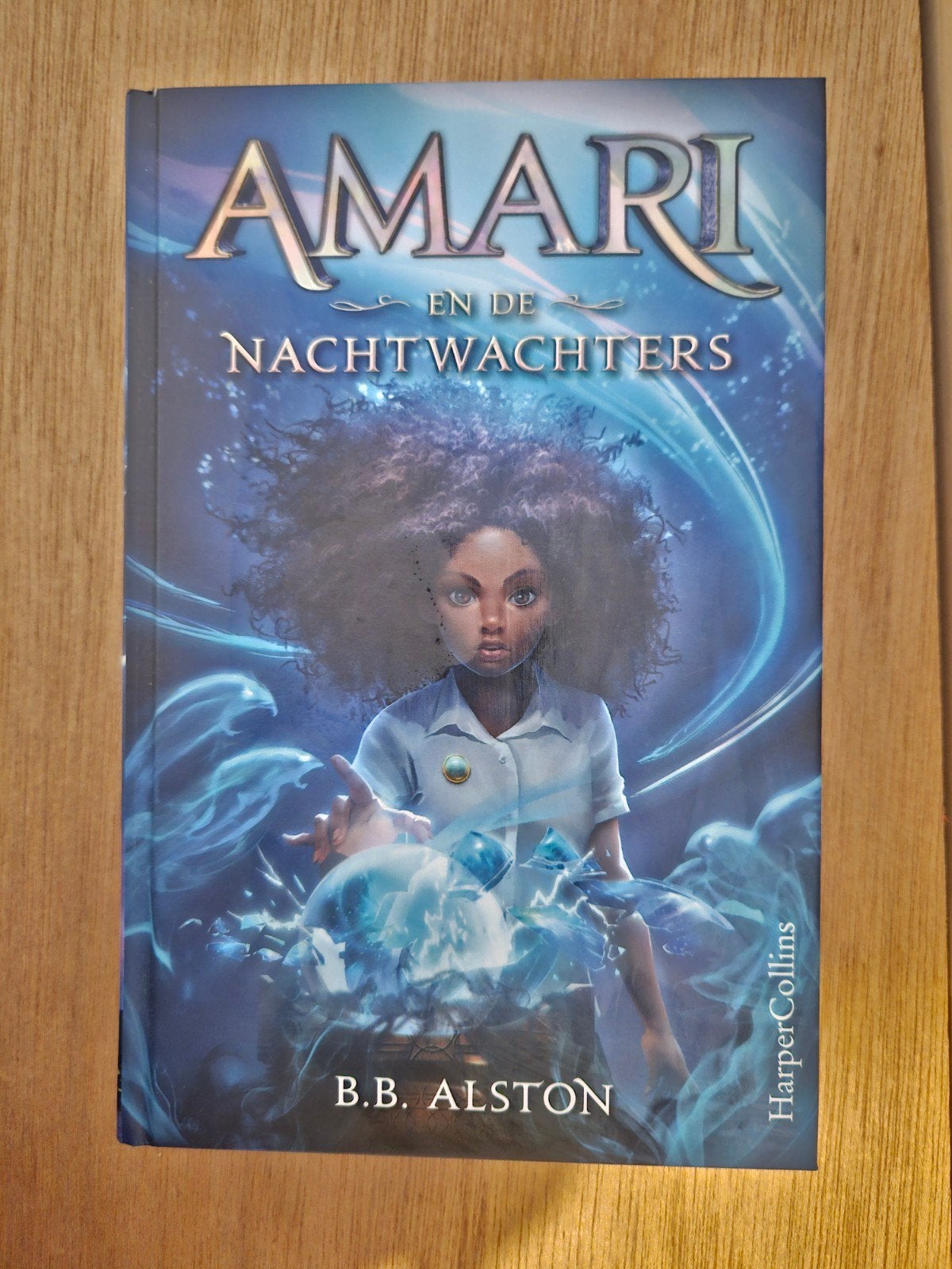 Amari en de Nachtwachters - B.B. Alston, Ophalen of Verzenden, Zo goed als nieuw, B.B. Alston, Fictie