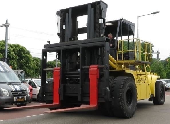 Hobutra heftrucks al 30 jaar leverancier van 1 tot 52 ton, Diesel, Heftruck, Ophalen of Verzenden, Meer dan 4000 kg
