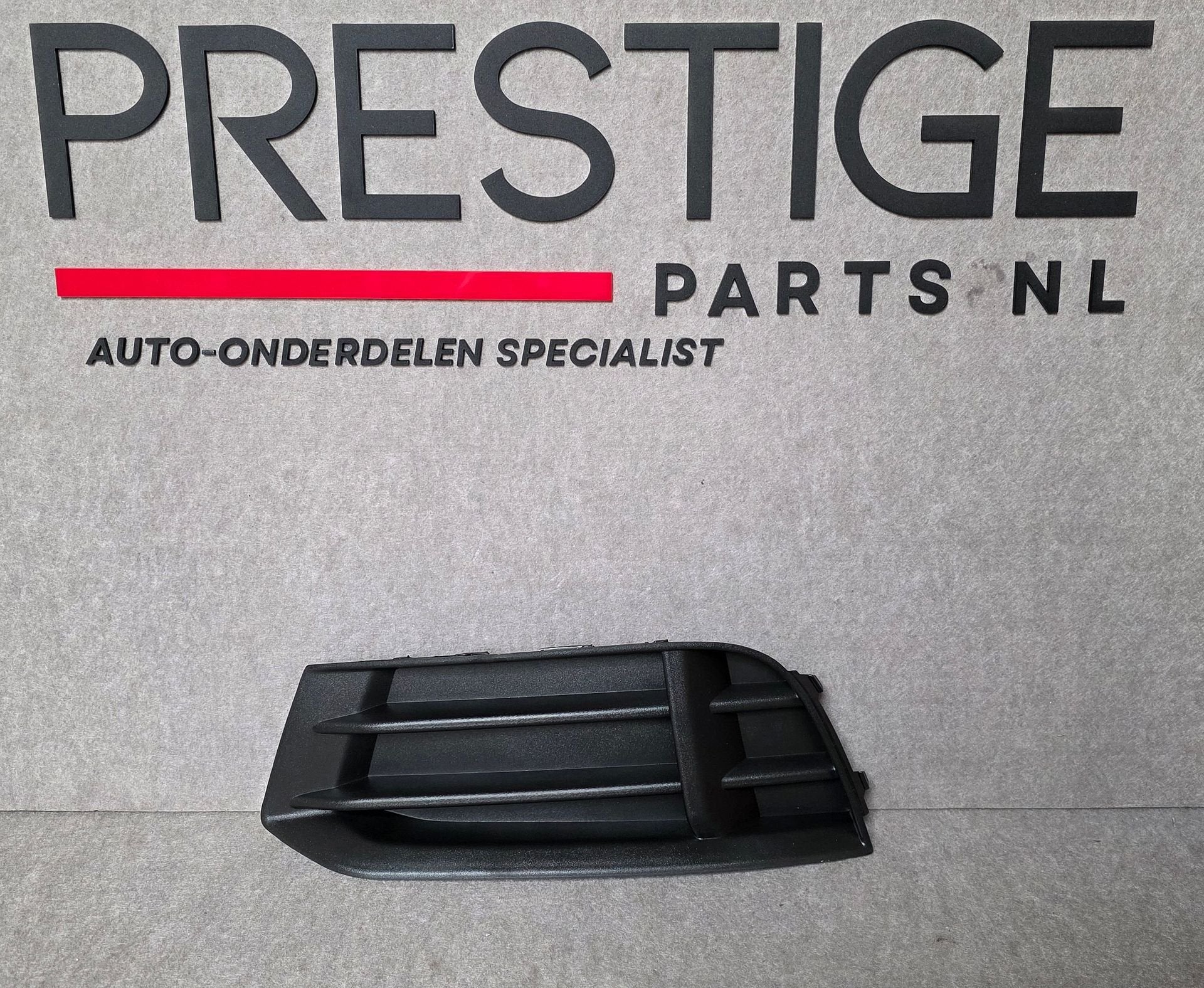 Bumper Rooster Audi A3 8V Facelift LINKS Basic bj.2016-2021, -, Voor, Nieuw, Ophalen of Verzenden
