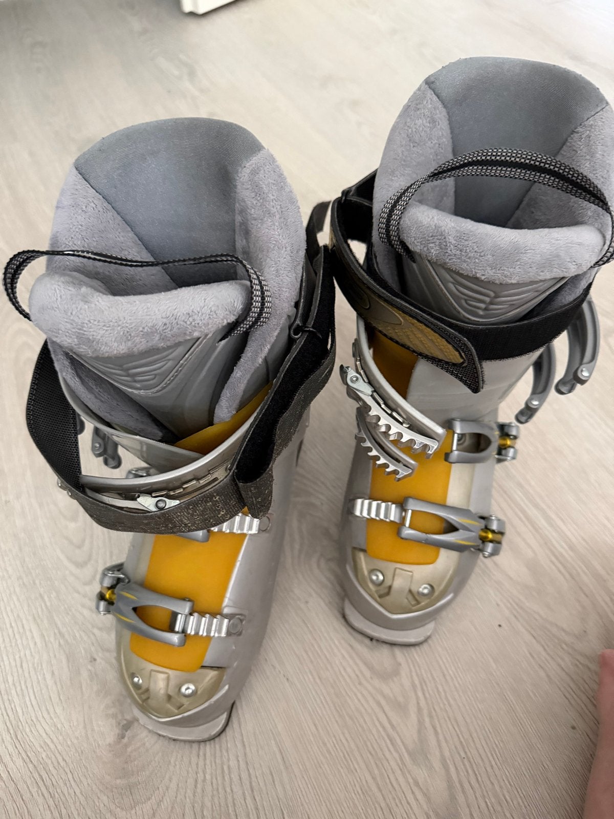 Head Skischoenen Maat 39/40. Zo goed als nieuw, Ophalen, Schoenen, Zo goed als nieuw, Skiën