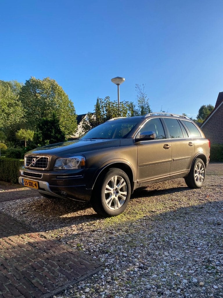 Volvo XC90 2.4 D5 Geartronic AWD 7-ST 2012 Bruin, Beige, Bruin, 255 €/maand, 7 stoelen