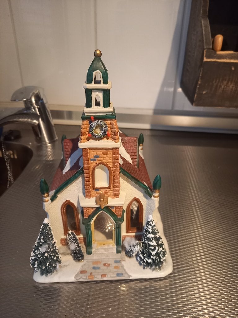 Dickensville kerkje met verlichting origineel, Ophalen of Verzenden, Zo goed als nieuw