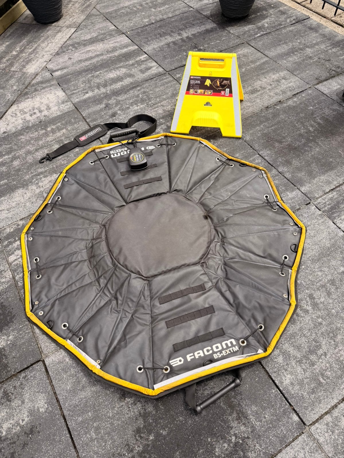 Te koop een gebruikte nette Facom Toolmat met gevarenbord, Auto diversen, Autogereedschap, Ophalen, Gebruikt