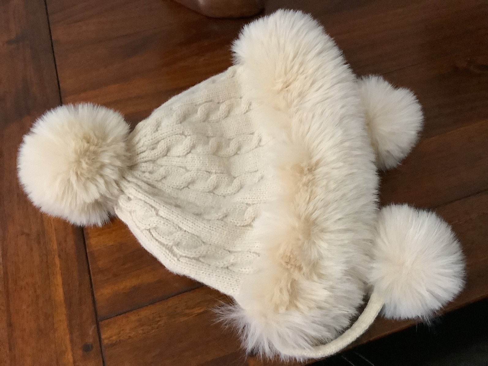 Creme gebreide.  Muts.  met bont!!, Verzenden, Nieuw, Maat 38/40 (M), Muts