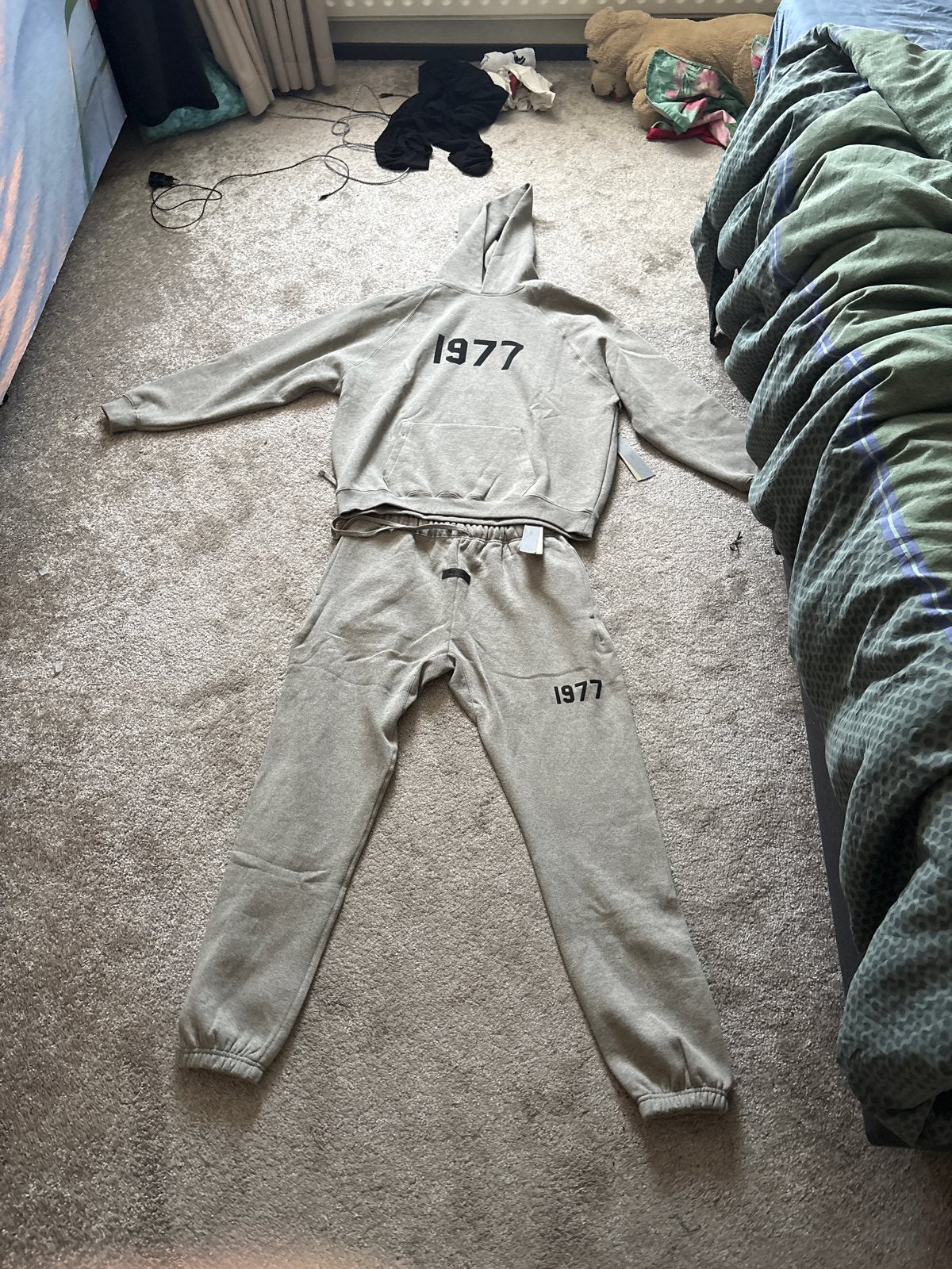 Fear of God Essentials 1977 Hoodie & Jogger Set, Kleding | Heren, Ophalen of Verzenden, Nieuw, Maat 48/50 (M), Grijs