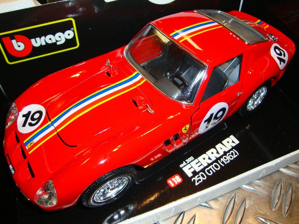 bburago 1:18 ferrari 250 gto 1962 no 19, Ophalen of Verzenden, Zo goed als nieuw, Auto, Bburago