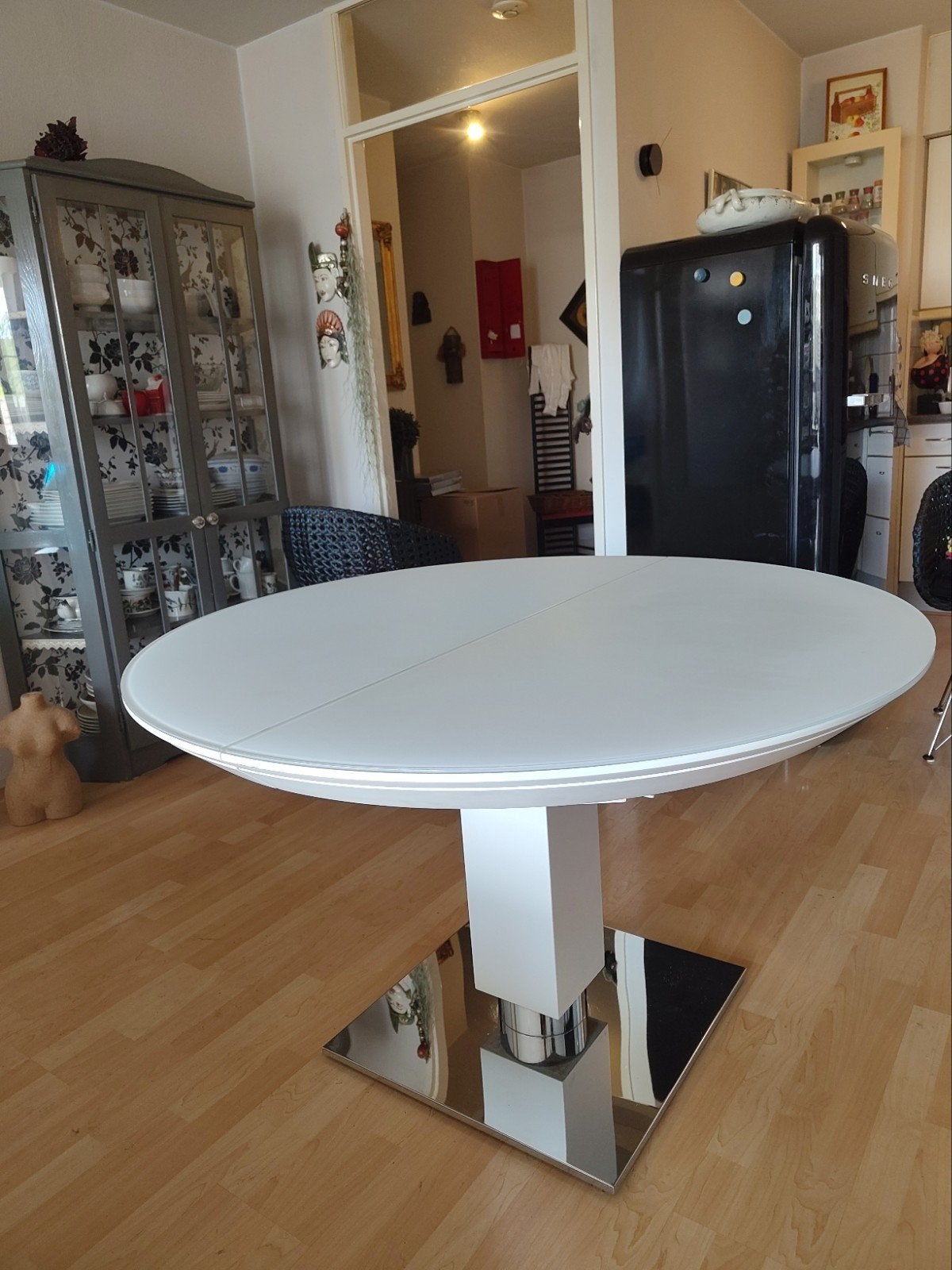 Foto 2 van Uitschuifbare eettafel wit glas - Die Collection