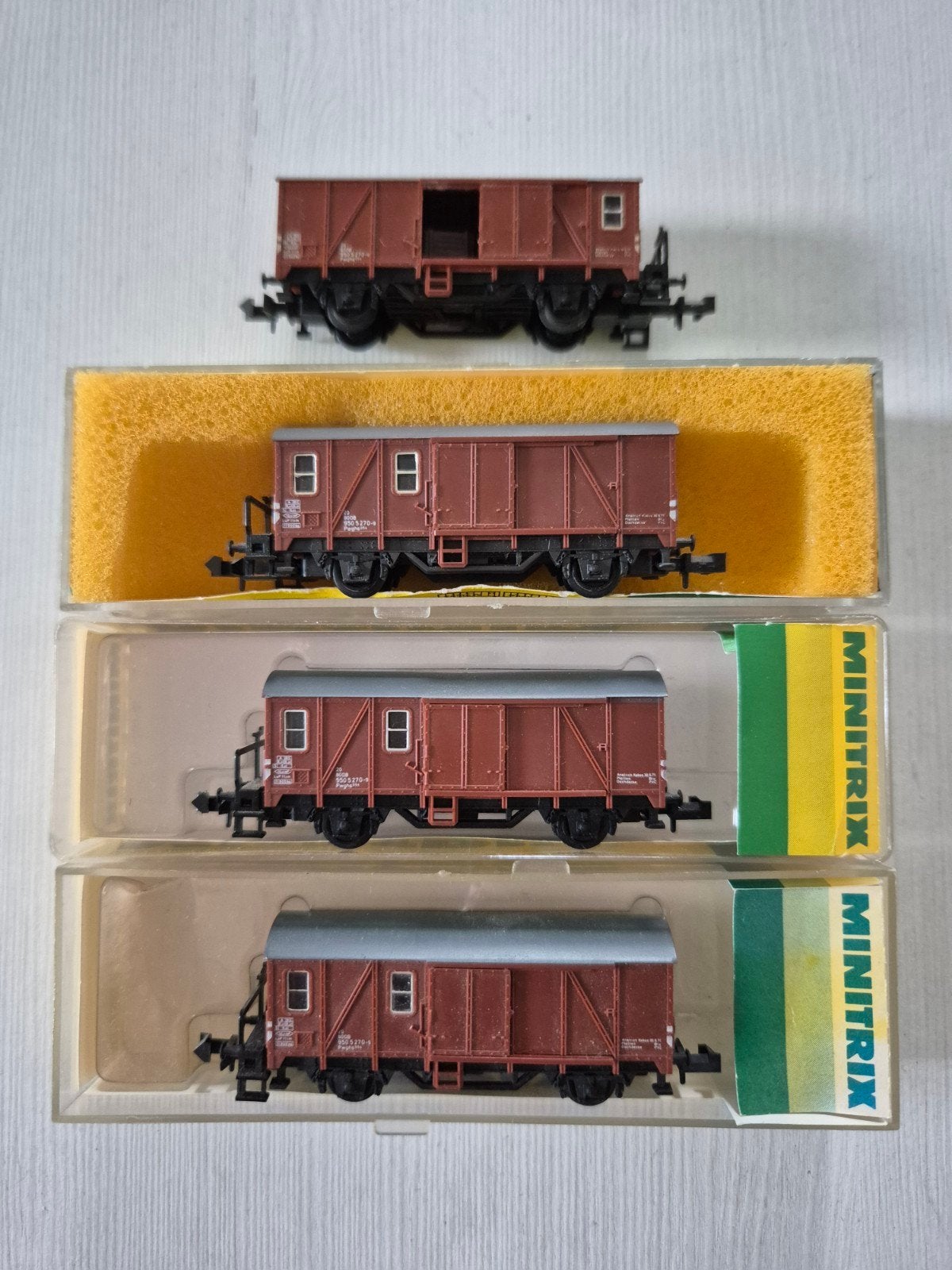 4 Nette Minitrix begeleidingwagons 3501, Gebruikt, Gelijkstroom, Trix, Wagon