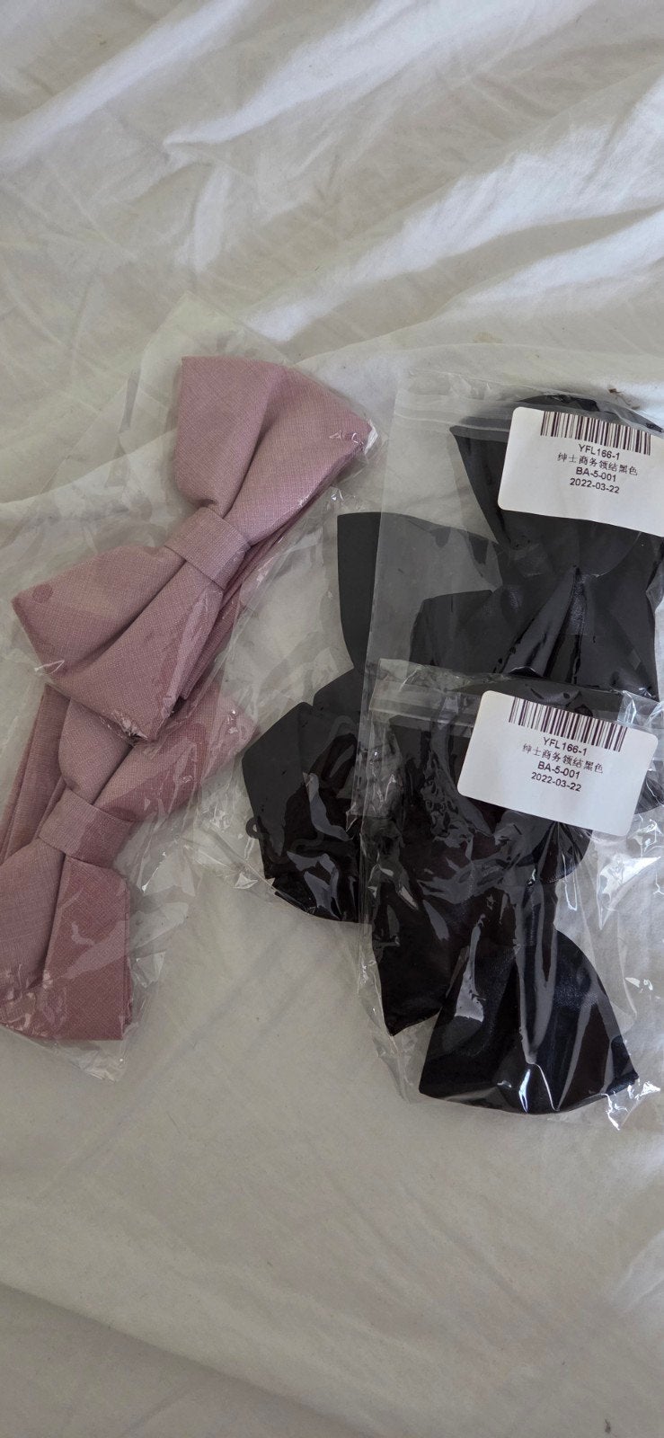 Gratis Strikjes: Roze en Zwarte Vlinderdassen (Nieuw), Ophalen of Verzenden, Nieuw, Roze, Effen