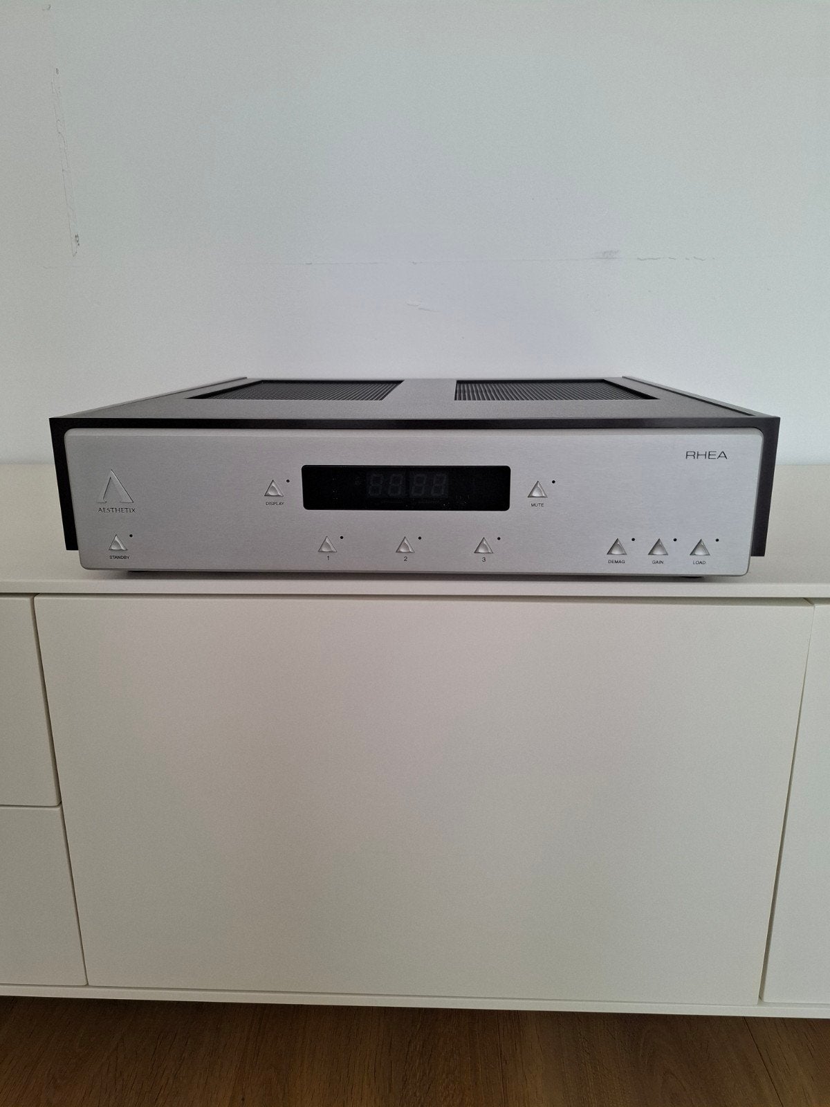 AESTHETIX AUDIO RHEA PHONO PRE AMP, Ophalen of Verzenden, Zo goed als nieuw, Minder dan 60 watt, Overige merken