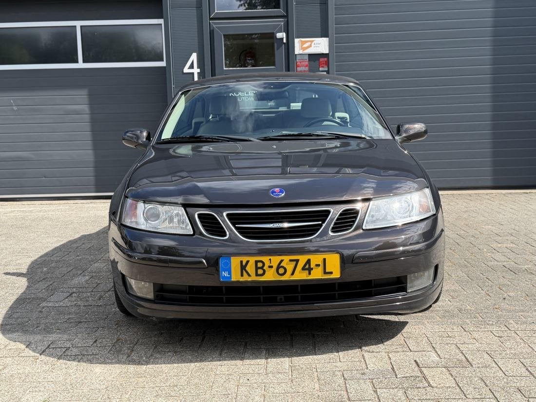 Saab 9-3 Cabrio - 1.8t Vector, 1998 cc, Gebruikt, 4 cilinders, Zwart