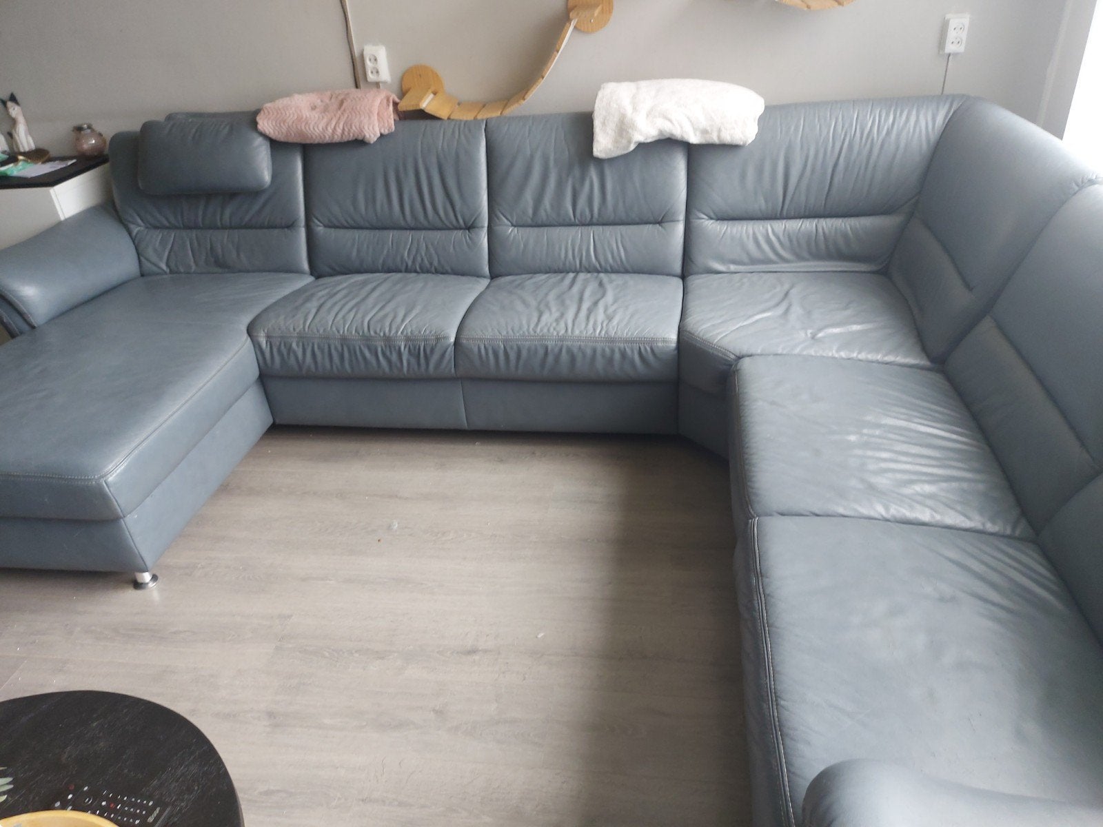 grote u hoekbank van leer   grijs/blauw mag direkt weg, Huis en Inrichting, Ophalen, Gebruikt, Leer