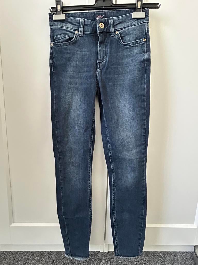 Spijkerbroek ONLY mt xs/32, Ophalen of Verzenden, Zo goed als nieuw, Blauw, Overige jeansmaten