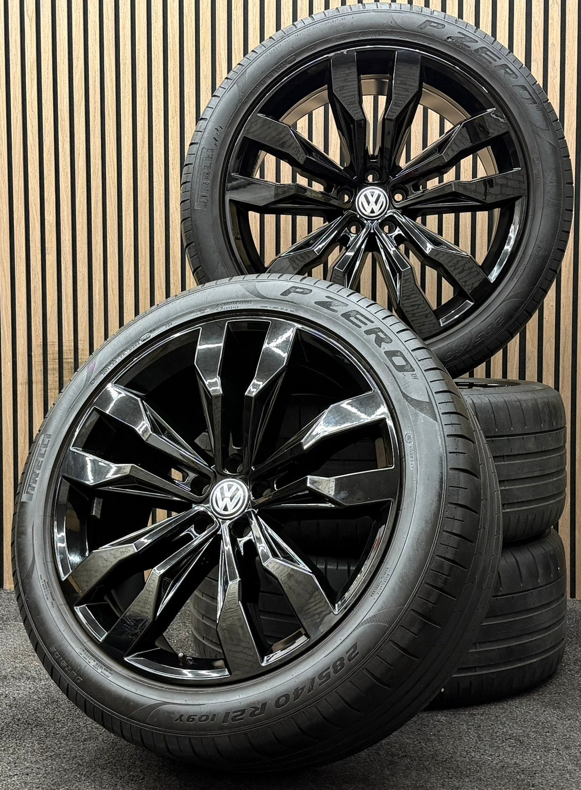 Originele 21 inch VW Touareg Suzuka 5x112 ET31 Pirelli ZOMER, Ophalen, 285 mm, ., Banden en Velgen