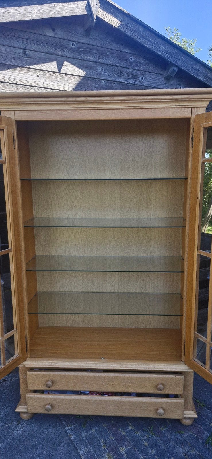 Houten vitrinekast met glazen planken en lades, Huis en Inrichting, Kasten | Vitrinekasten, Ophalen, Gebruikt, Glas, 150 tot 200 cm