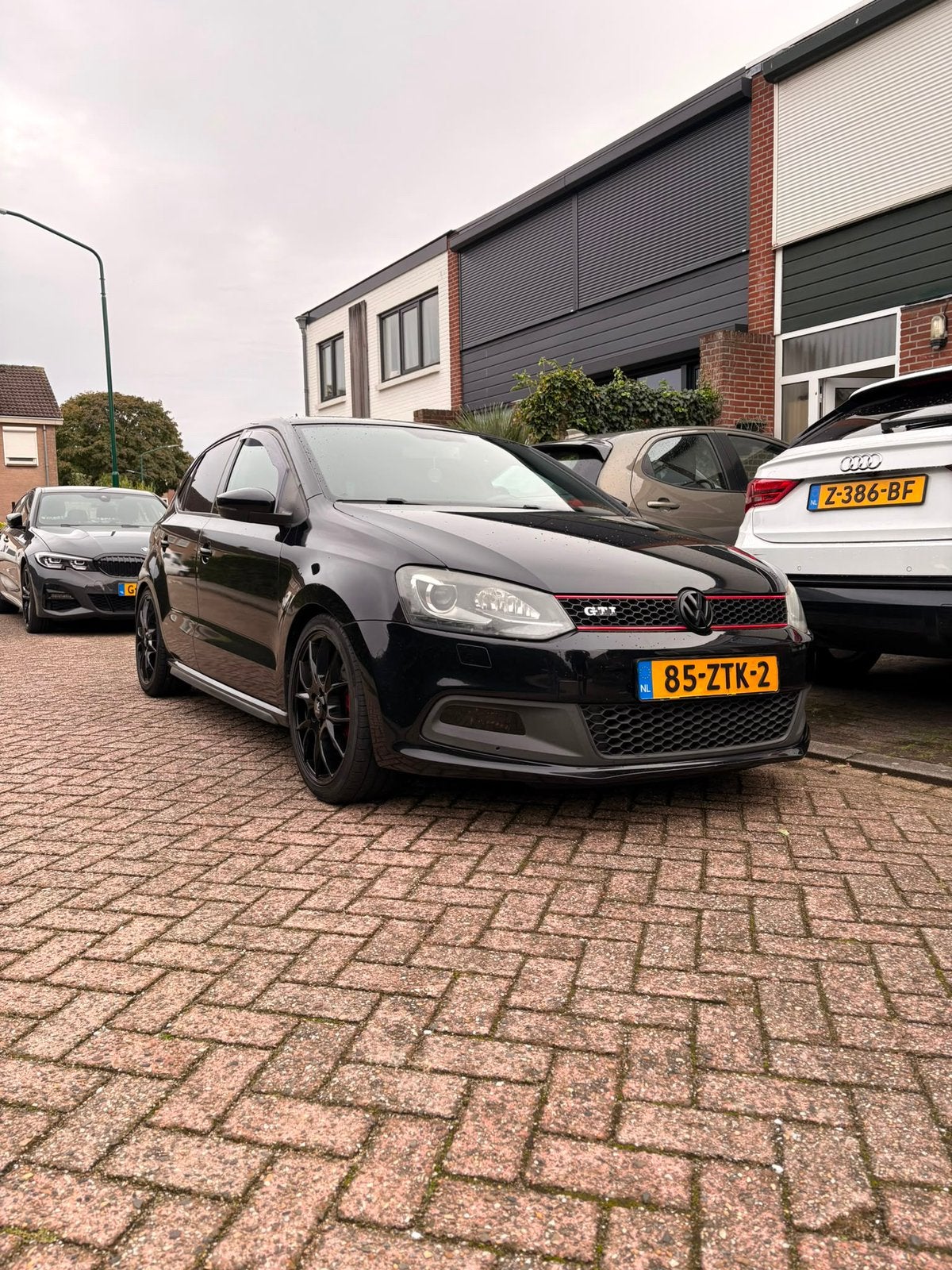 Volkswagen Polo 1.4 TSI 132KW DSG 2011 Zwart, 1169 kg, 4 cilinders, 179 pk, Zwart