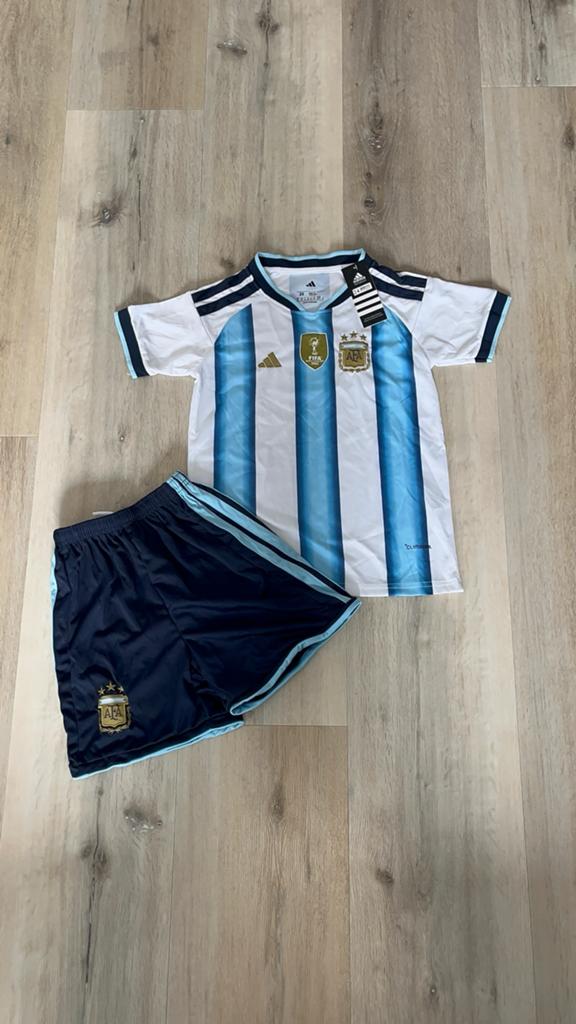 Nieuw Argentinië thuistenue met prijskaartjes, Sport en Fitness, Voetbal, Maat XS of kleiner, Verzenden, Nieuw, Set