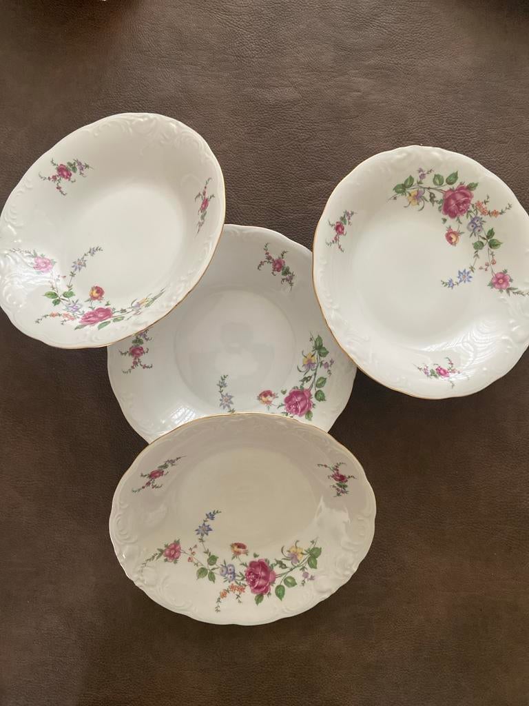 Set van 4 vintage diepe borden metk Wawel,met bloemmotief, Antiek en Kunst, Antiek | Servies los, Ophalen of Verzenden