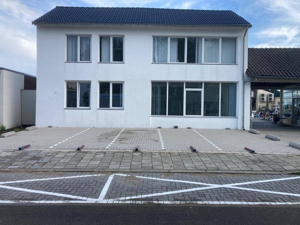 Te H: afgesloten PARKEERPLAATS Heerderdwarsstr.45 Maastricht, Limburg