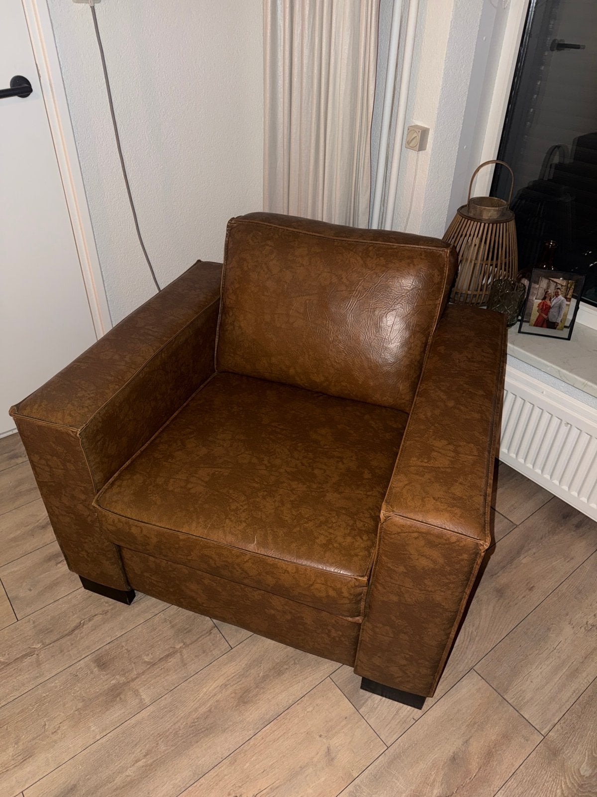 Comfortabele bruine fauteuil, Huis en Inrichting, Ophalen, Gebruikt, Kunststof, 75 tot 100 cm