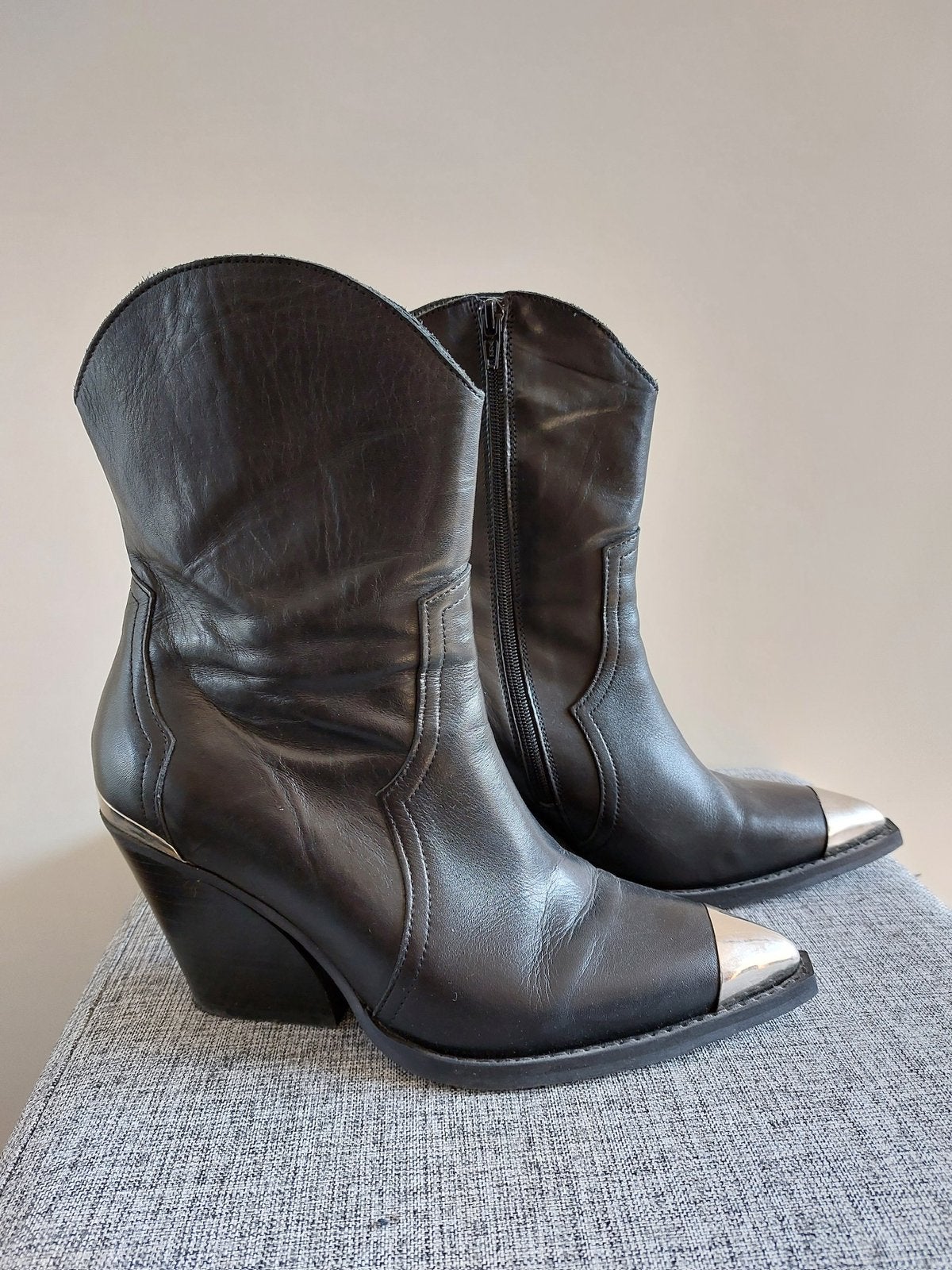 Zwarte Sacha Lederen Western/Cowboy Laarsjes maat 39, Zwart, Lage of Enkellaarzen, Ophalen of Verzenden, Gedragen