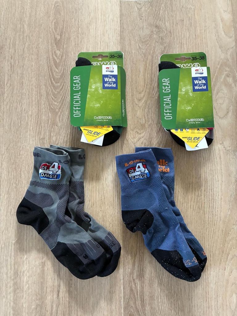 Lowa wandelschoenen en sokken, maat 38, Ophalen of Verzenden, Gedragen, Blauw, Wandelschoenen