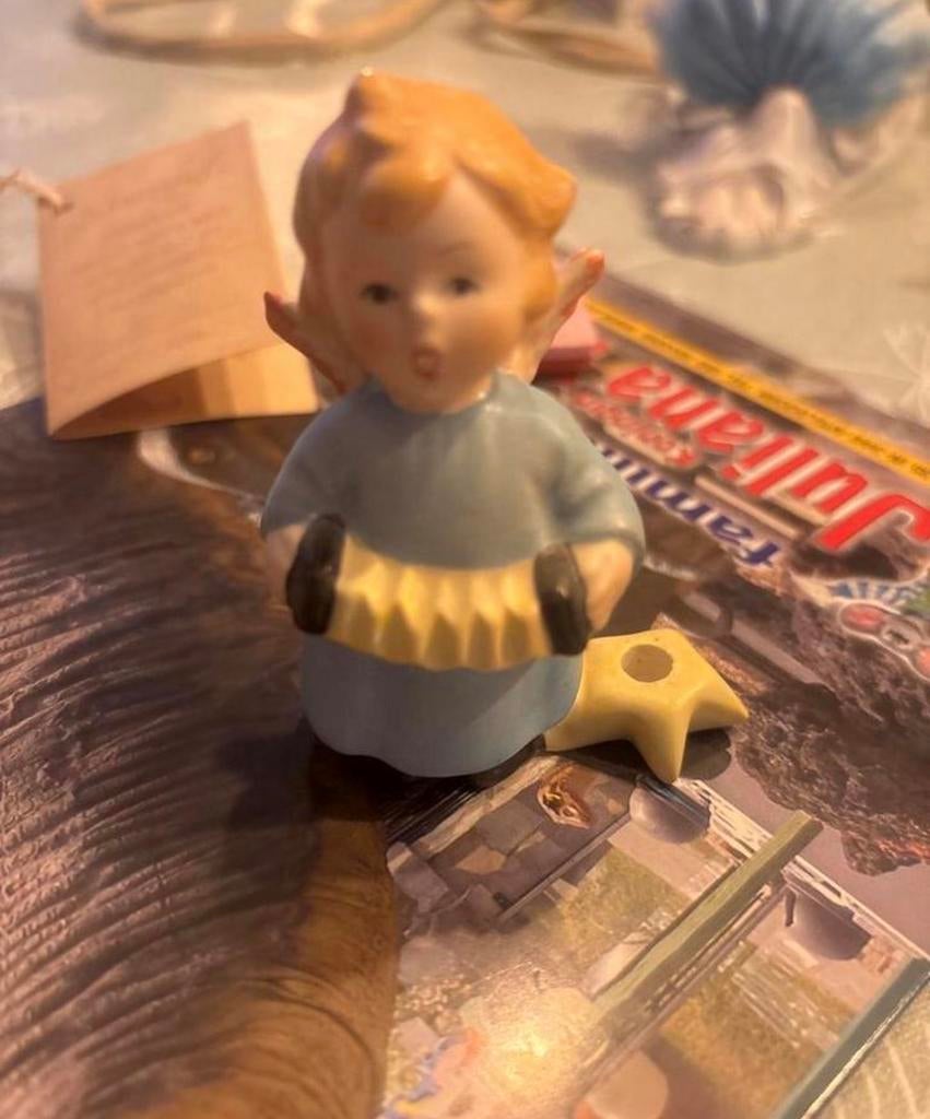 M.I. Hummel Engel met Accordeon Beeldje, Ophalen of Verzenden, Zo goed als nieuw, Hummel