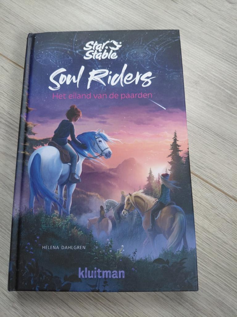 Helena Dahlgren - Het eiland van de paarden, Boeken, Kinderboeken | Jeugd | 10 tot 12 jaar, Ophalen of Verzenden, Zo goed als nieuw