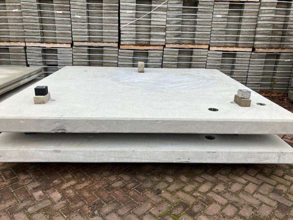 2 stevige betonplaten met afmetingen 300x275x16 cm, Ophalen of Verzenden, Nieuw, Overige materialen