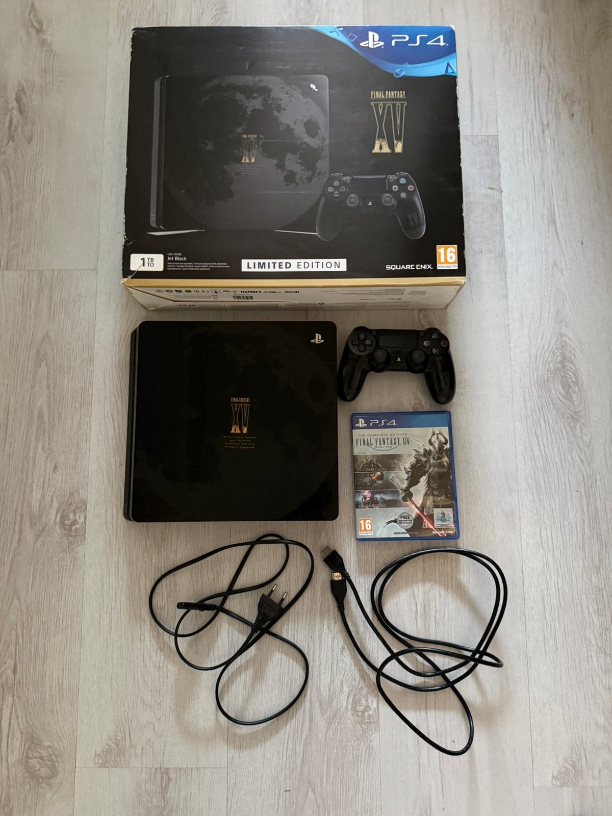 PlayStation 4 final fantasy XV limited edition 1tb, Ophalen, Zo goed als nieuw, 1 TB, Met 1 controller