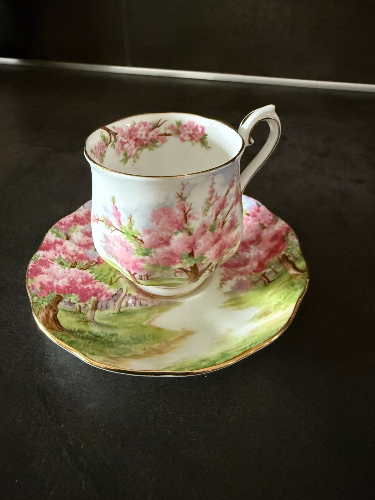 Royal Albert Blossom Time Kop en Schotel - Nieuwstaat, Antiek en Kunst, Ophalen of Verzenden