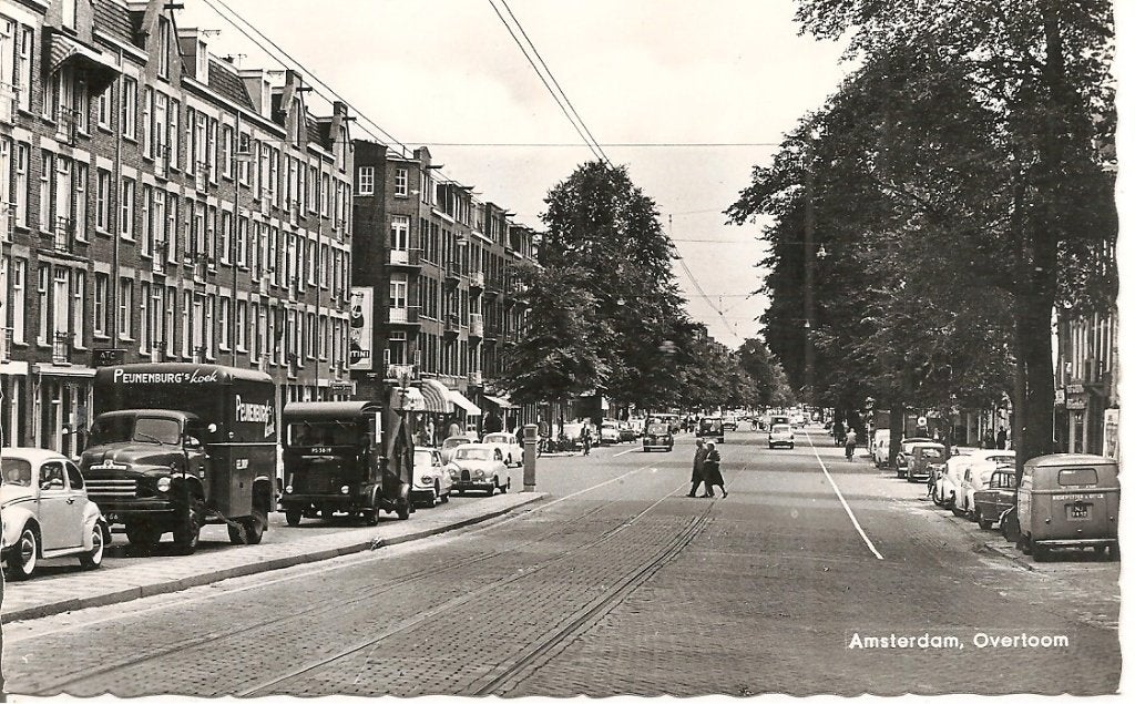 Oude ansichtkaart Amsterdam Overtoom met verkeer, Verzamelen, Ansichtkaarten | Nederland, Ophalen of Verzenden, 1960 tot 1980