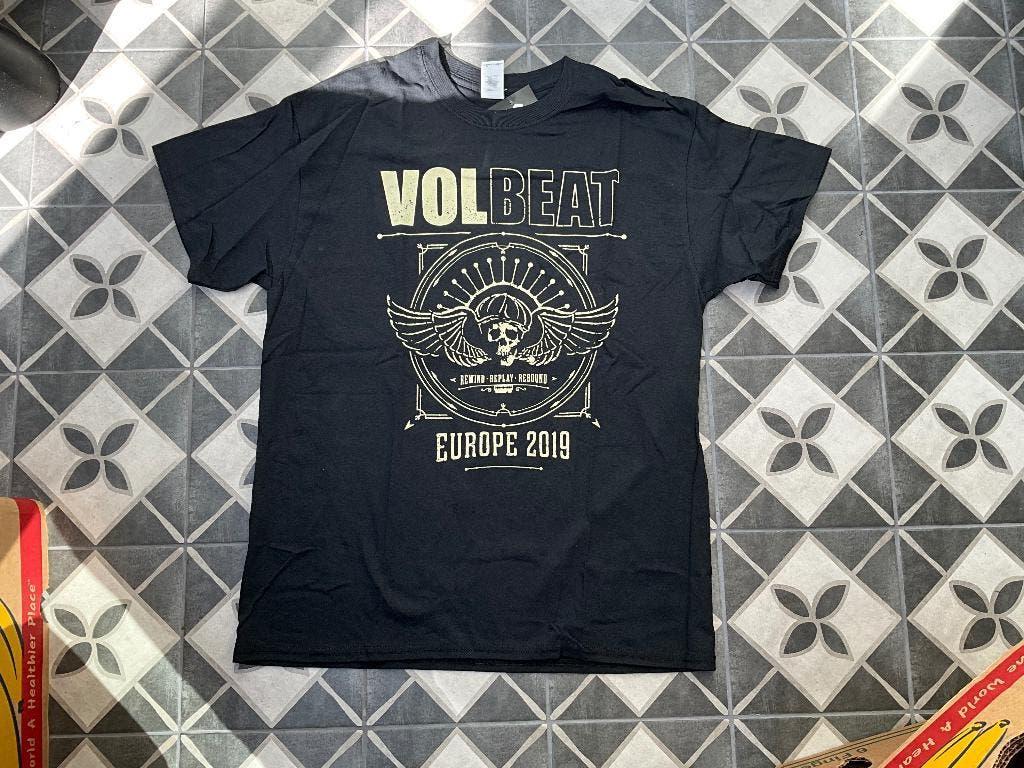 Shirt Volbeat Europe 2019- Rewind Replay Rebound maat L, Verzamelen, Ophalen of Verzenden, Kleding, REGINA, EMMEN
