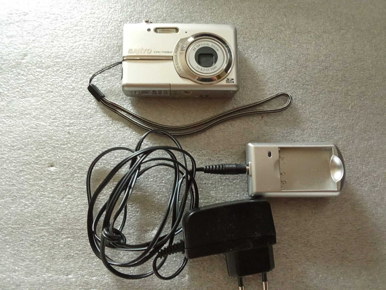 Sanyo VPC-T1060 Compactcamera - 10.0 MP, 3x optische zoom, Ingebouwde flitser, Gebruikt, Oplader, Ophalen of Verzenden