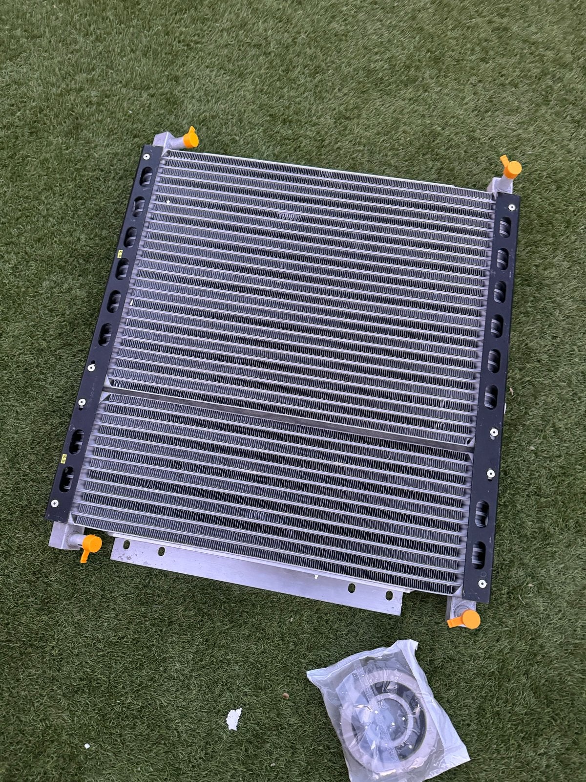 Nieuwe Radiator/Warmtewisselaar voor Auto's, Auto-onderdelen, Ophalen, Nieuw, Universele onderdelen