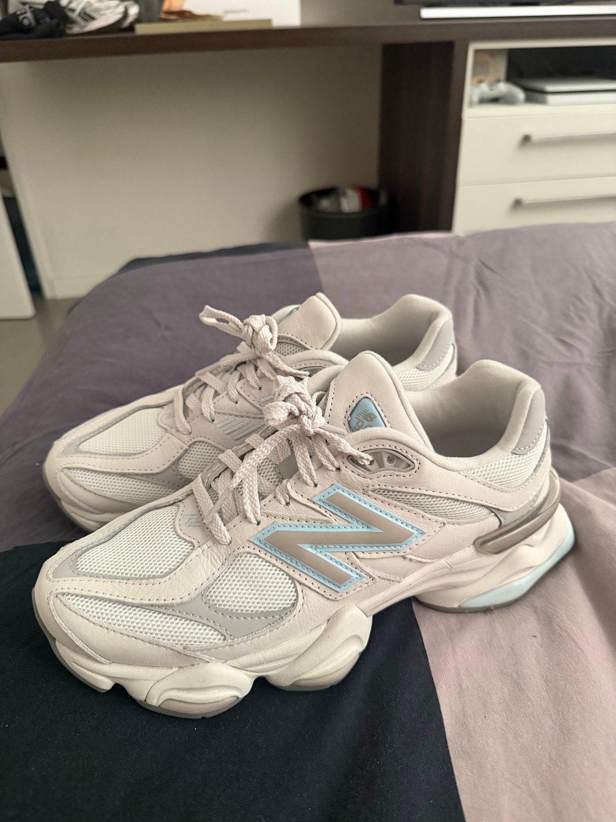 New Balance 9060 maat 41,5, Ophalen of Verzenden, Zo goed als nieuw, Overige kleuren, Sneakers of Gympen