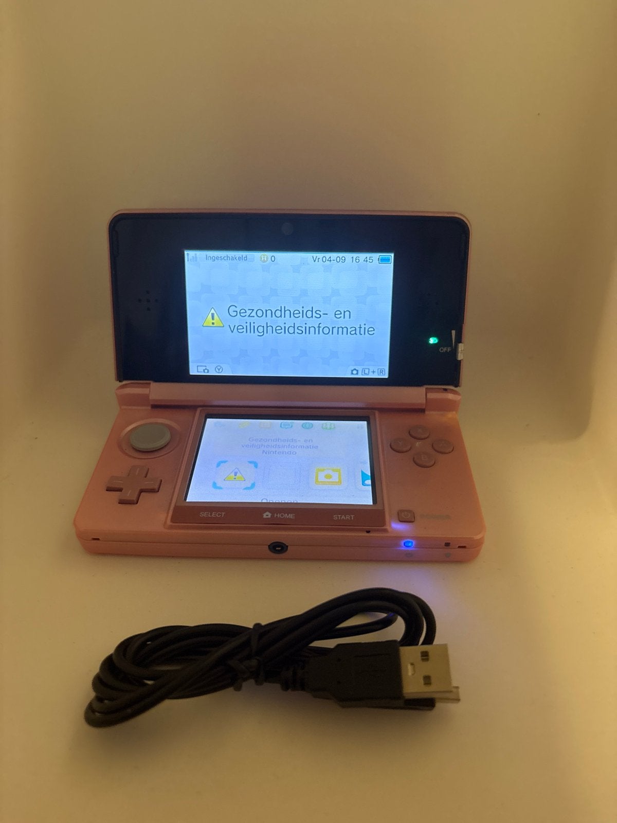 Roze Nintendo 3DS - Goede staat met oplader, Ophalen of Verzenden, Gebruikt, Roze, 3DS
