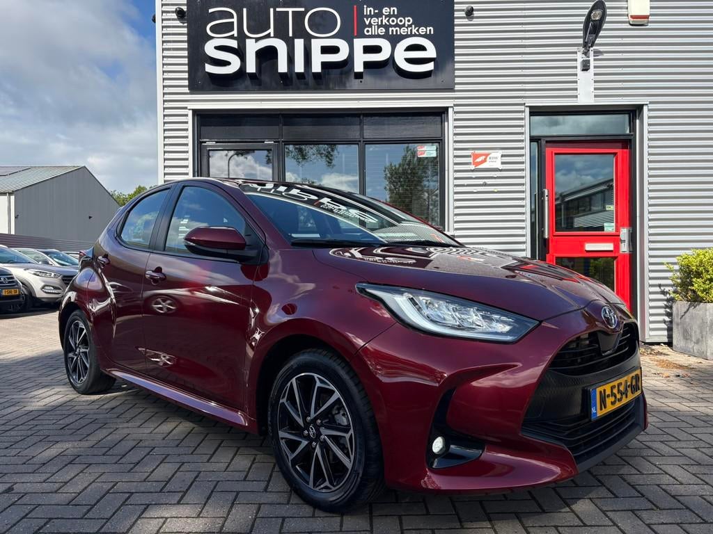 Toyota Yaris 1.5 VVT-i Dynamic -FULL LED-TREKHAAK-NAVI-BLUET, Bedrijf, Handgeschakeld, 850 kg, 3 cilinders