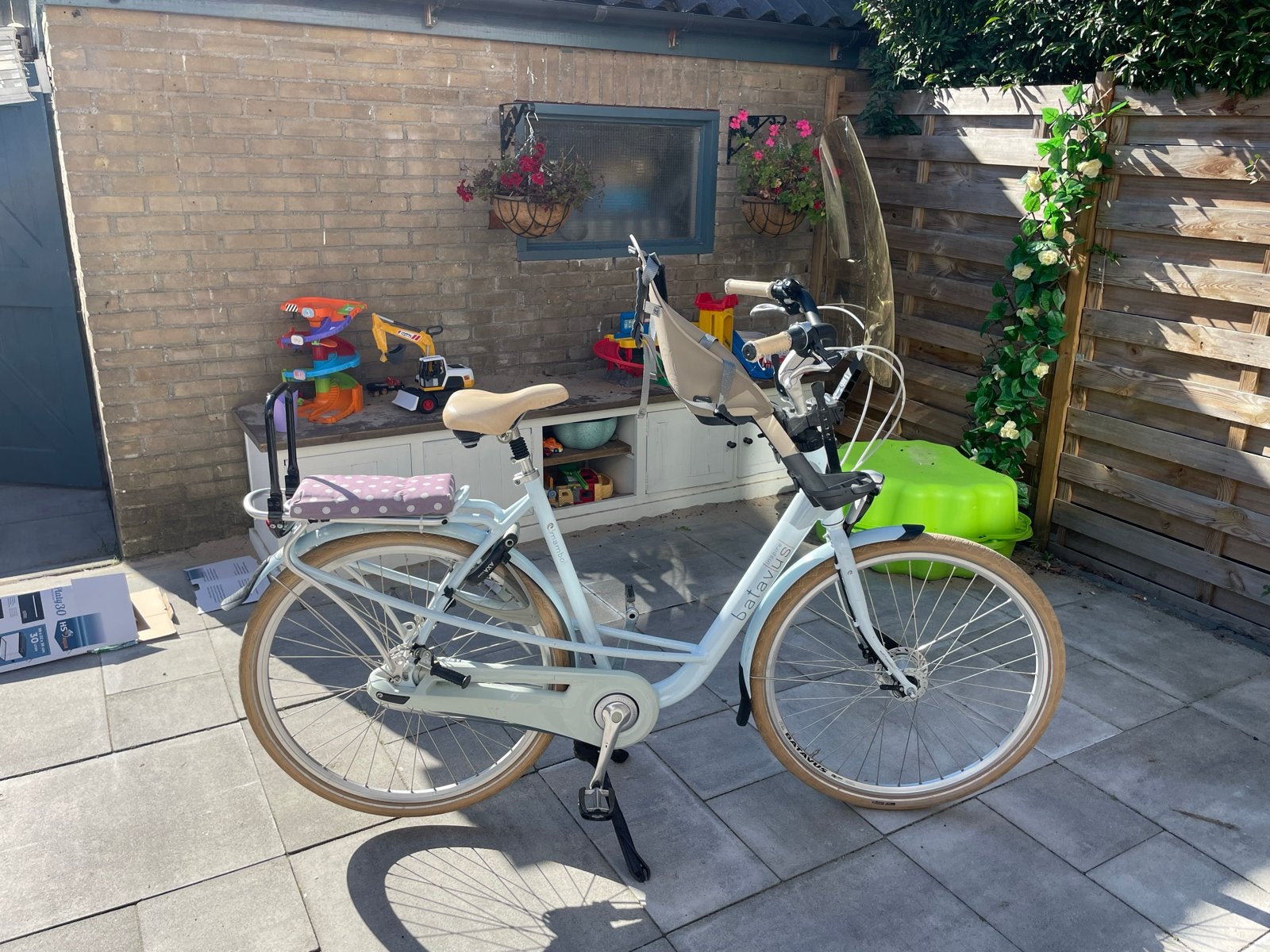 Batavus Damesfiets met Kinderzitjes en Windscherm