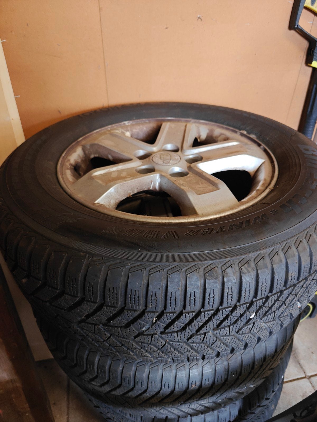 Winterbanden Kia Sportage 2009 met velgen, Auto-onderdelen, Banden en Velgen, Ophalen, Gebruikt, 16 inch, Banden en Velgen