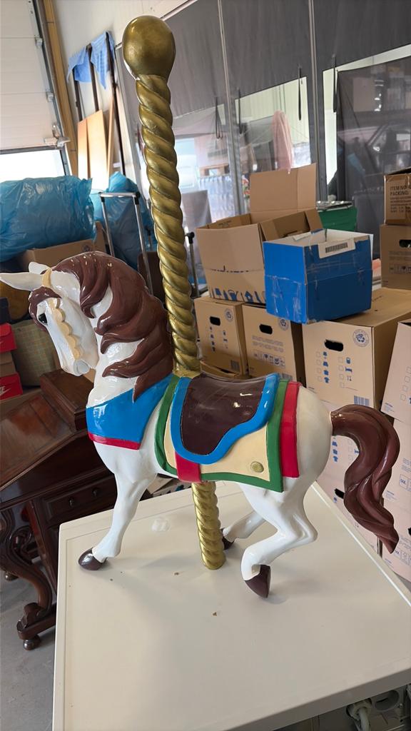 Polyester paard, Ophalen, Zo goed als nieuw, Carnaval