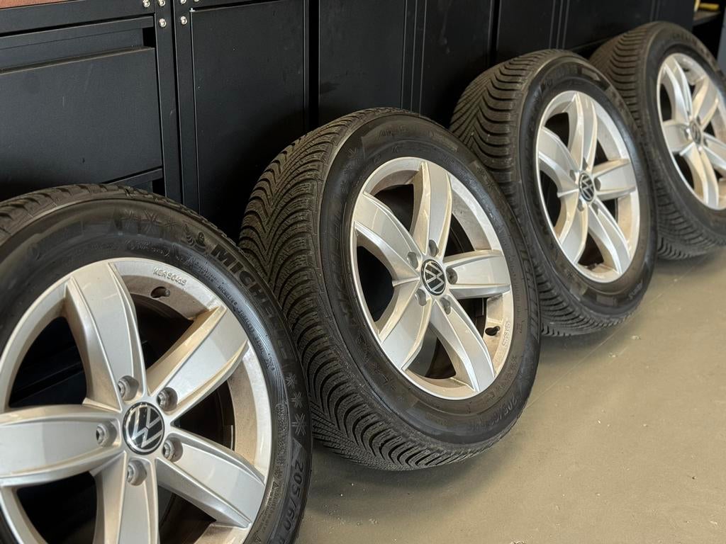 originele winterset volkswagen t roc corvara 205 60 16, Auto-onderdelen, Banden en Velgen, Ophalen, Gebruikt, 16 inch, Banden en Velgen