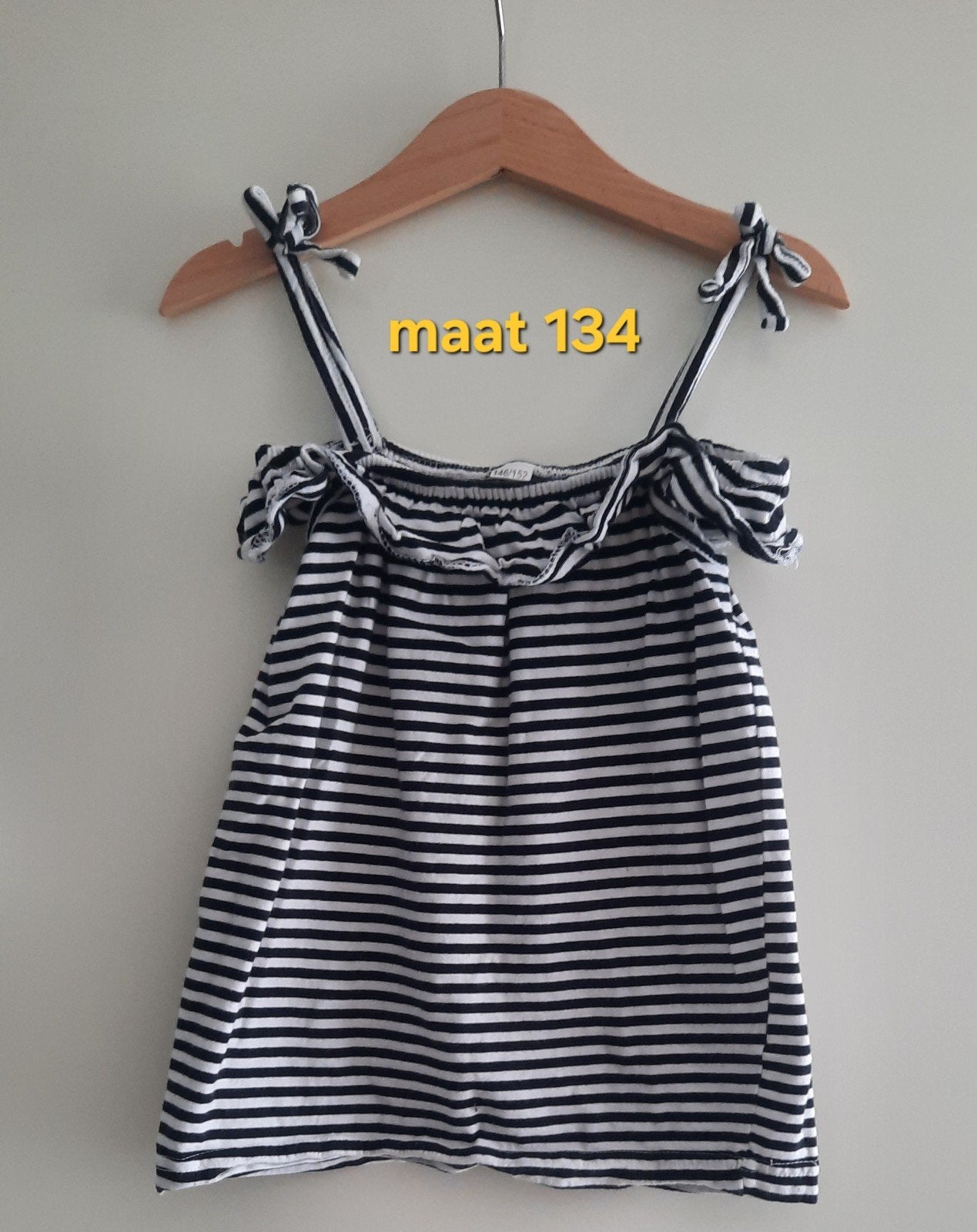 Zwart-wit gestreepte top met spaghettibandjes maat 134, Kinderen en Baby's, Kinderkleding | Maat 134, Gebruikt, Meisje, Ophalen of Verzenden