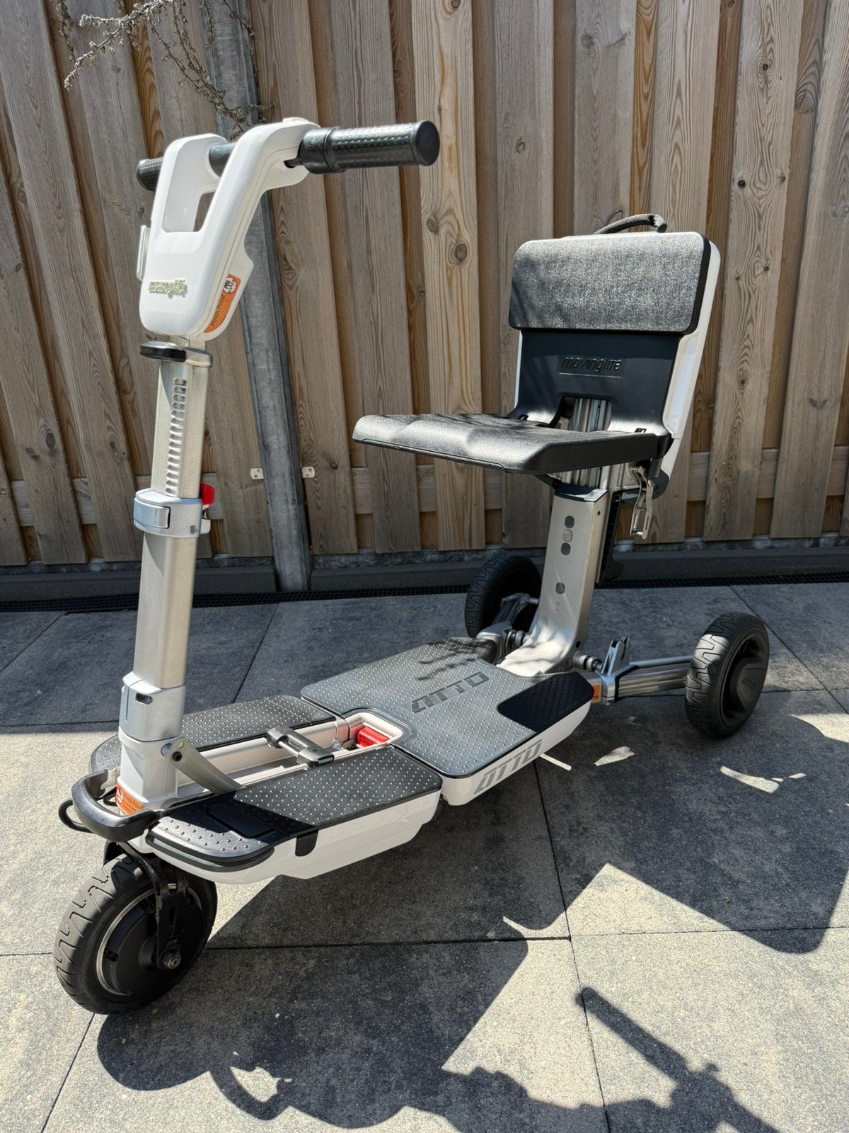ATTO MOVING LIFE opvouwbare scootmobiel “nieuwe accu”, Ophalen, Zo goed als nieuw, 16 t/m 25 km, 10 km/u of minder