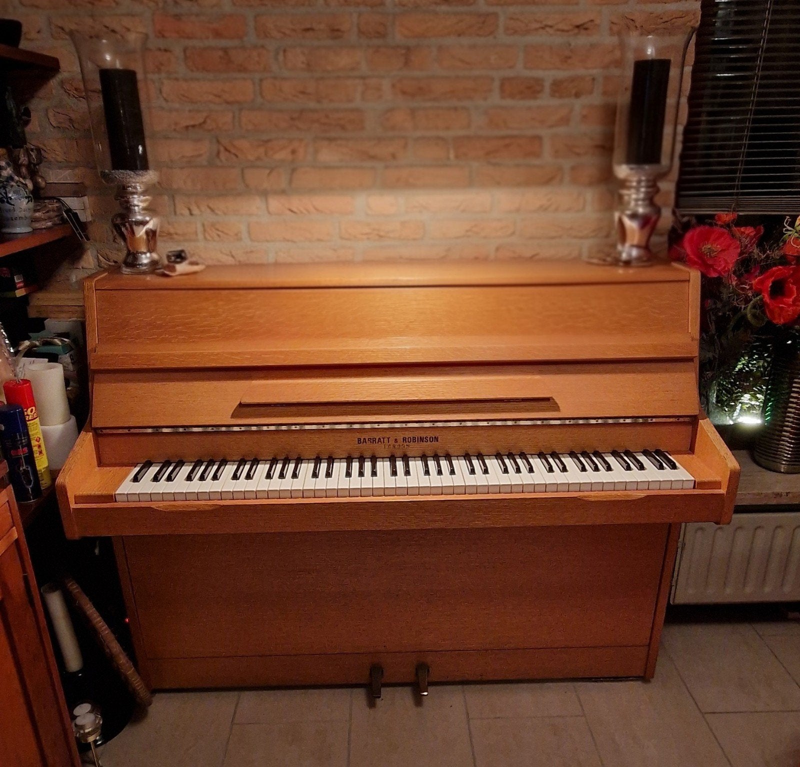 Foto 2 van Barratt & Robinson Piano - Gebruikt, Bruin