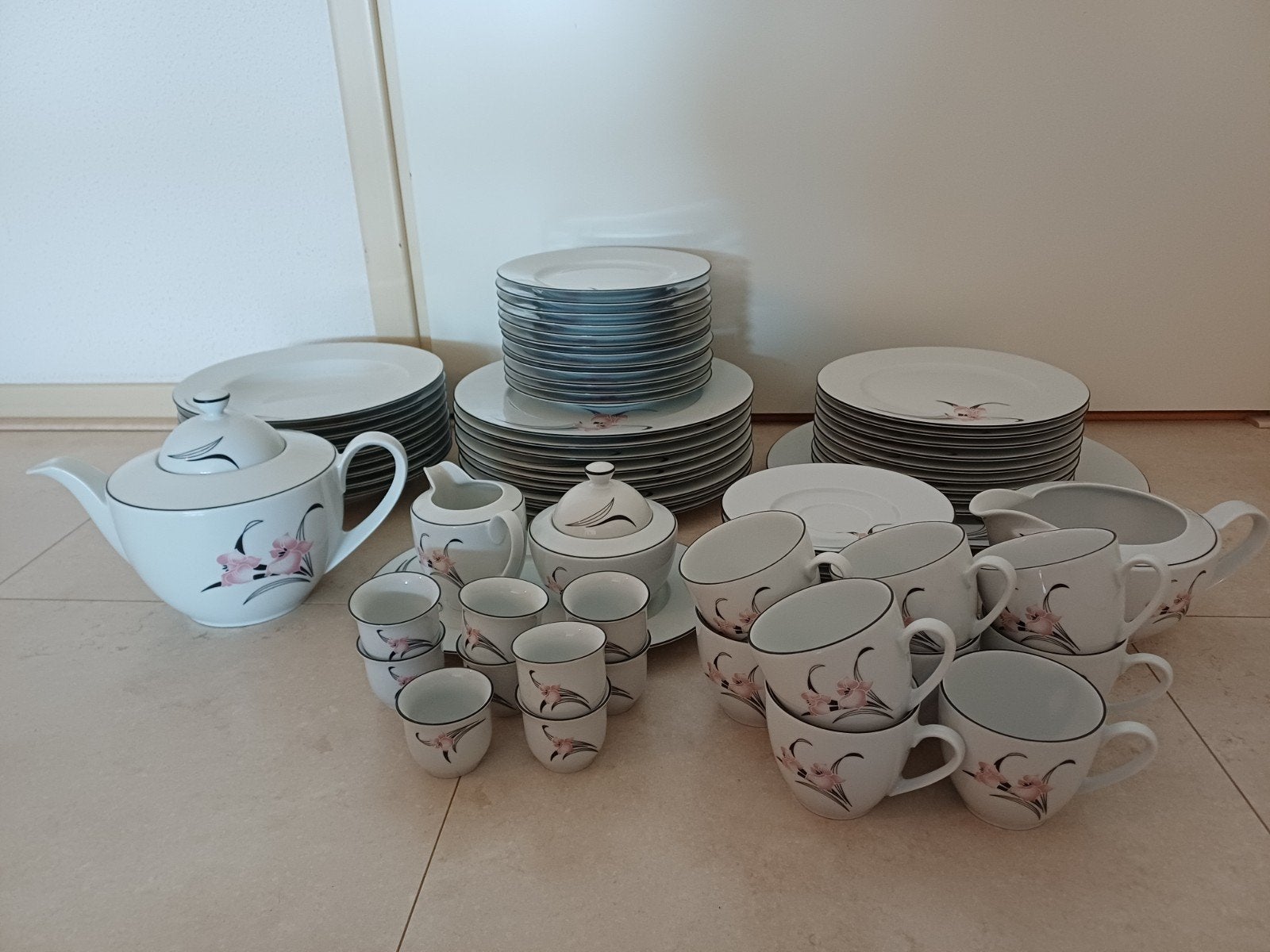 74 delig servies - Marienburg Atelier Collection NIEUW, Huis en Inrichting, Keuken | Servies, Ophalen, Nieuw, Overige stijlen