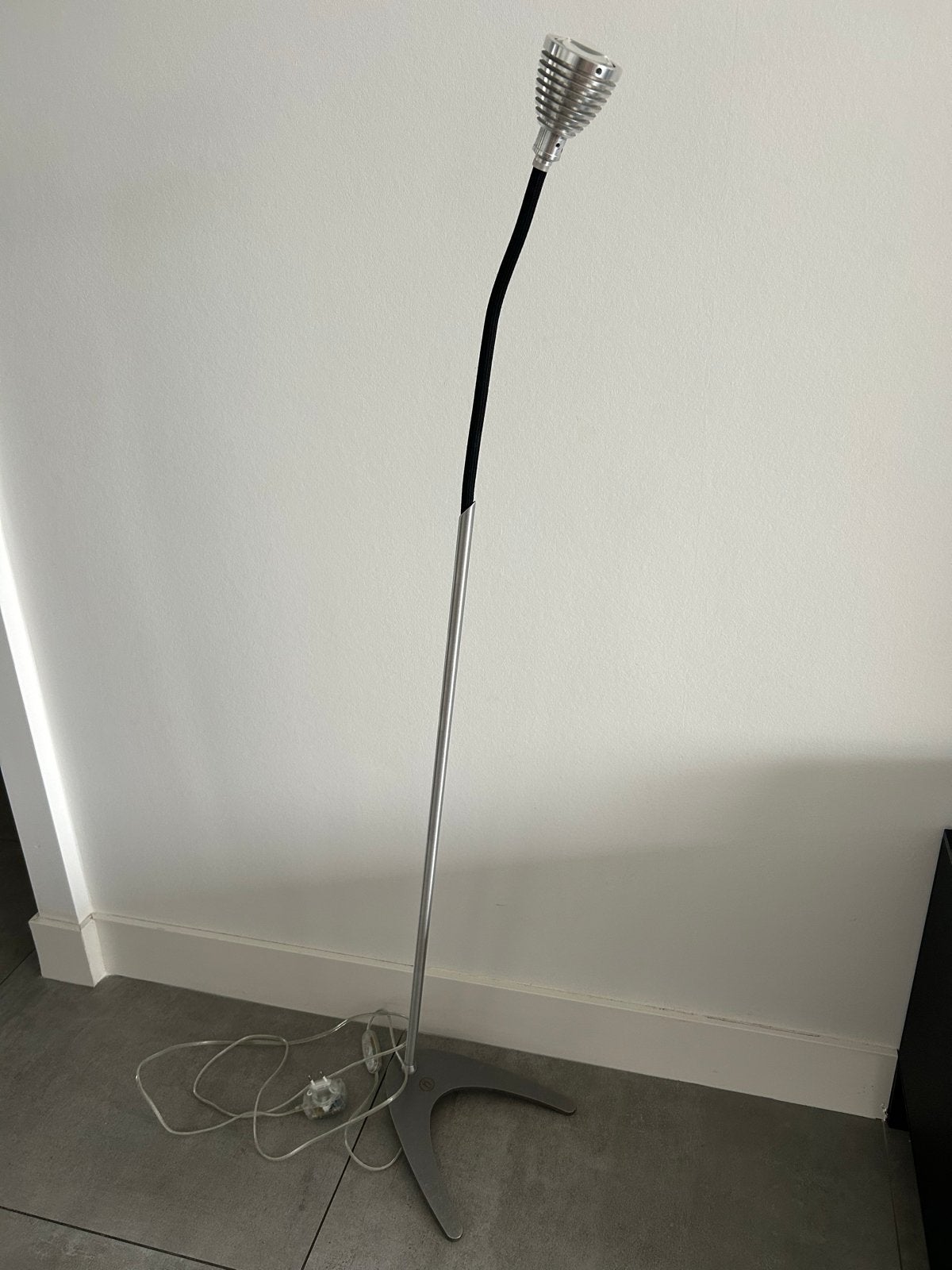 Less ‘n More Athene vloerlamp design, Huis en Inrichting, Lampen | Vloerlampen, Ophalen, 100 tot 150 cm, Overige fittingen, Zo goed als nieuw
