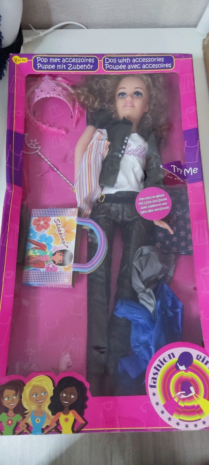 Barbie pop met accessoires, licht en geluid, Ophalen of Verzenden
